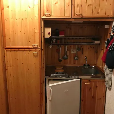 Studio Pour 4 Pers Proche Pistes Et Commerces, Animaux Acceptes - Fr-1-445-141 * Montgenevre
